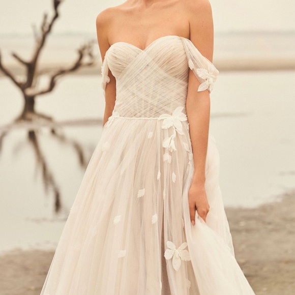 Poshmark, StillWhite - Picture 2 of 5